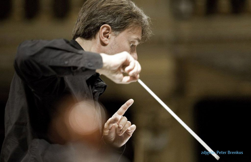 Paweł Przytocki dyryguje Stabat Mater Szymanowskiego z Chórem Filharmonii Praskiej